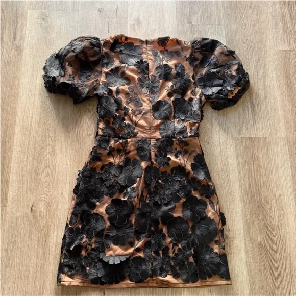 elliatt rosalind black floral applique 3d puff sleeve mini dress size medium NEW - Picture 5 of 6
